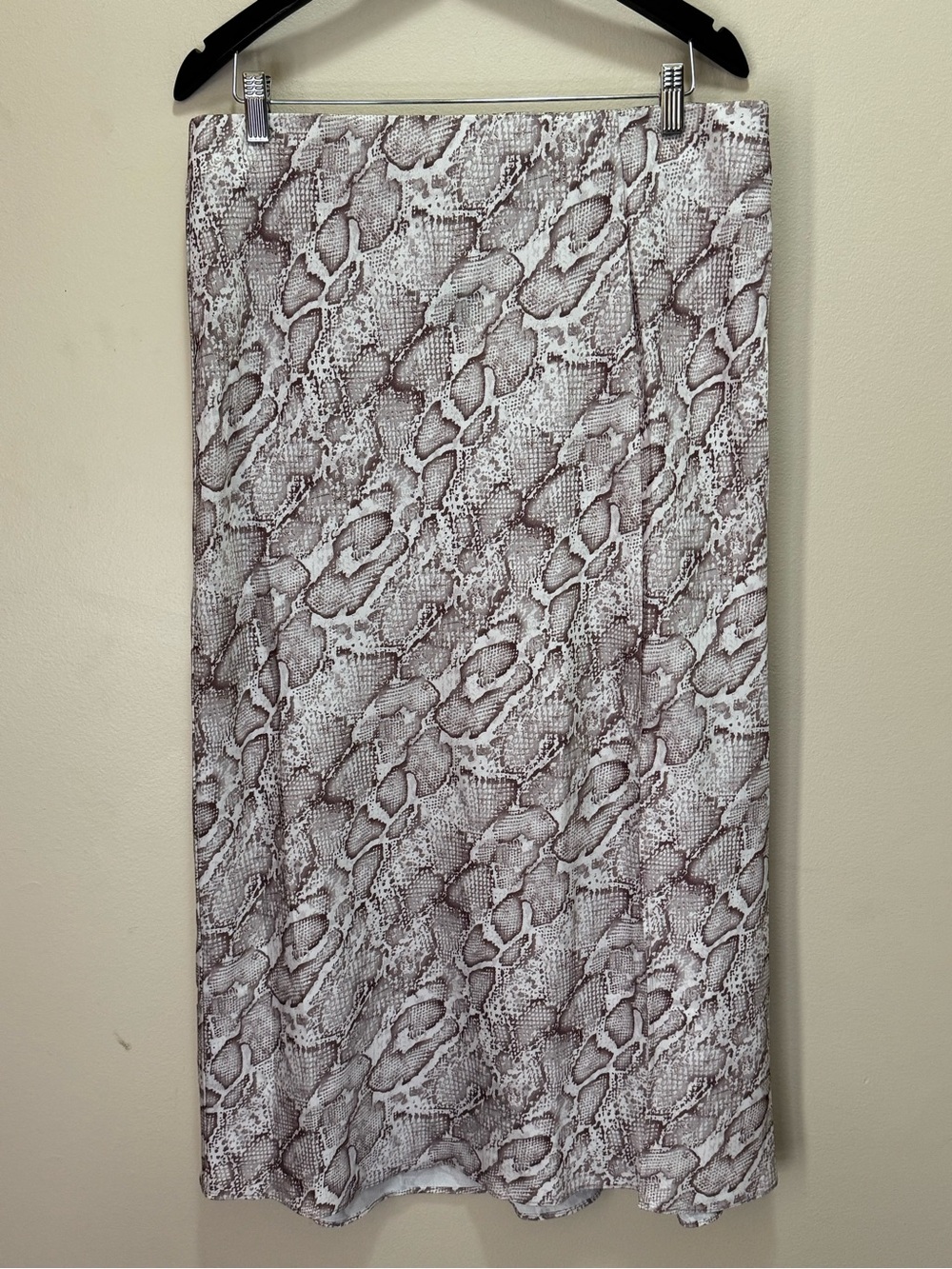 NWT Skies are Blue Holly Satin Midi Skirt
